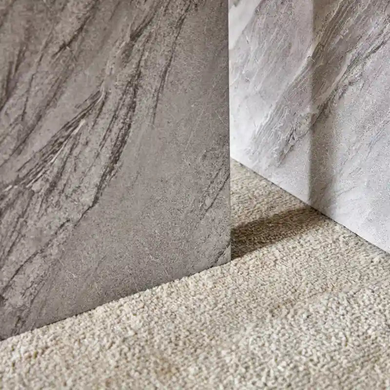 This round coffee table is suitable for small spaces and living rooms.